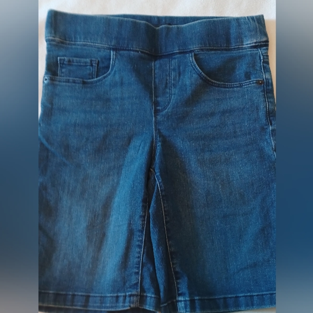 DKNY Jean's Bermuda denim shorts (xs)
